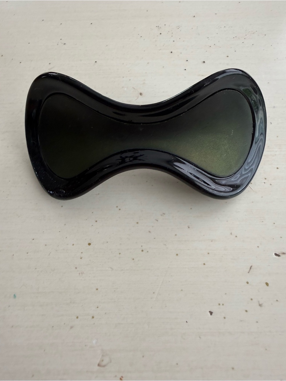 Black and Green Curved Clip